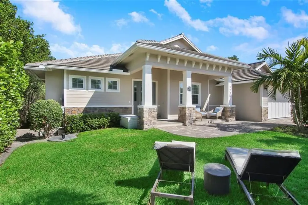 7758 SE Loblolly Bay Drive Hobe Sound FL 33455