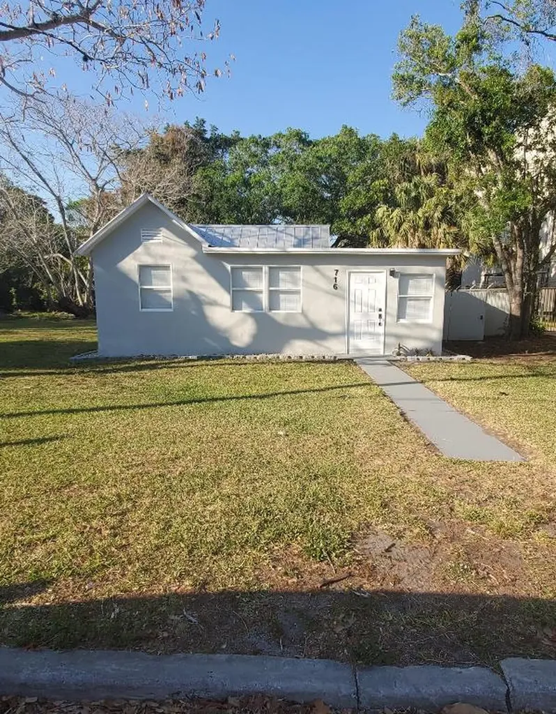 716 Citrus Avenue Fort Pierce FL 34950