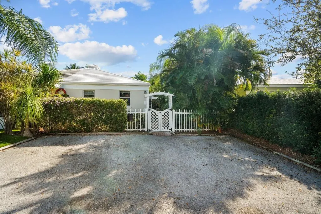 137 Macfarlane Drive Delray Beach FL 33483