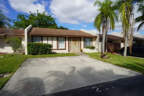 25 Chelsea Lane Boynton Beach FL 33426