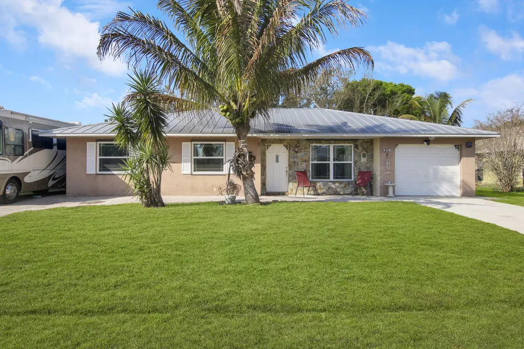 642 NE Horizon Lane Port St Lucie FL 34983