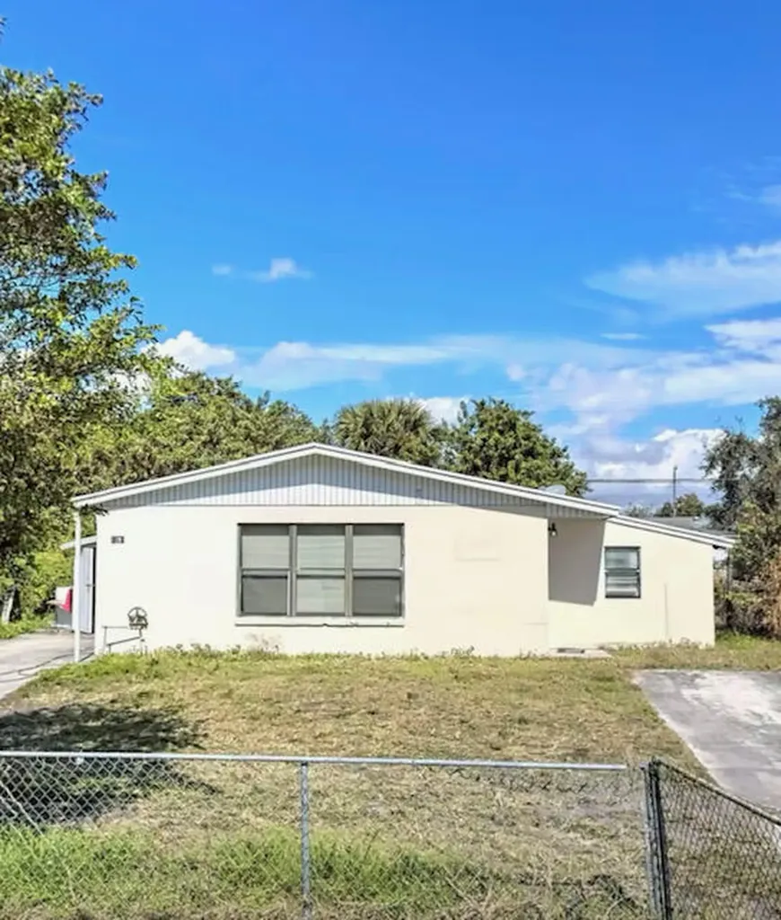 1290 W 2nd Street Riviera Beach FL 33404