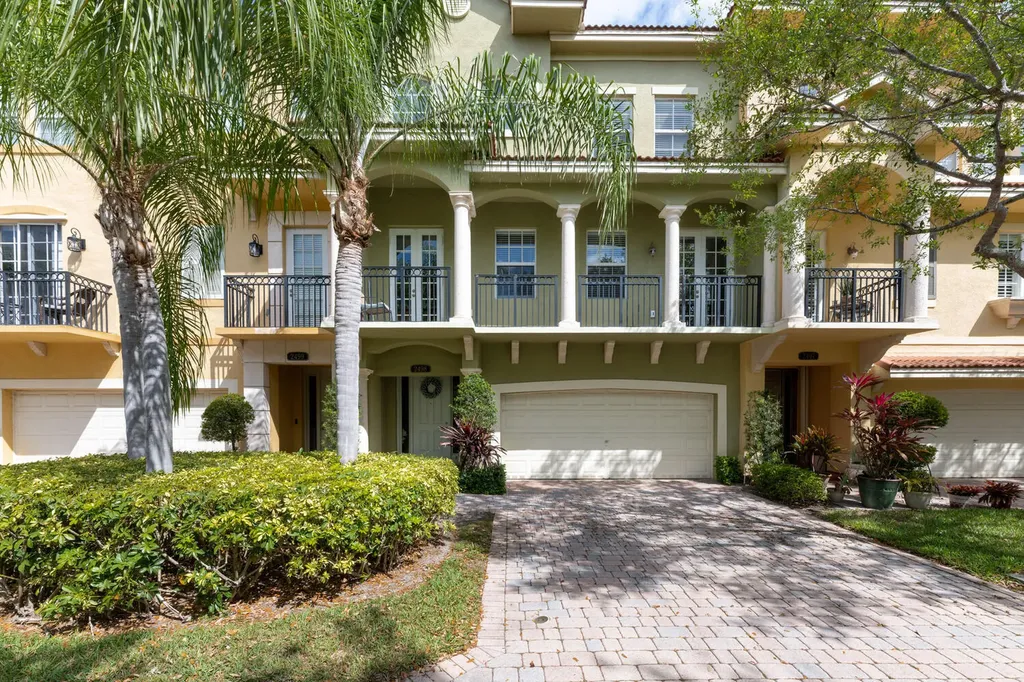 2498 San Pietro Circle Palm Beach Gardens FL 33410