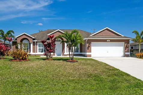1033 SW Calmar Avenue Port St Lucie FL 34953