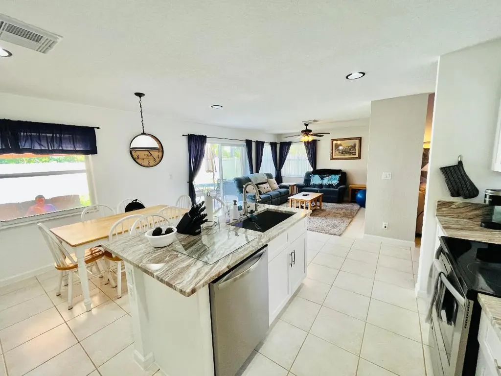 6053 Savannah Way Lake Worth FL 33463
