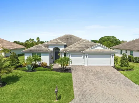 4777 Four Lakes Circle SW Vero Beach FL 32968