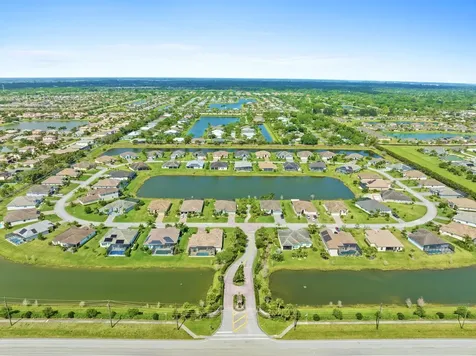 4777 Four Lakes Circle SW Vero Beach FL 32968