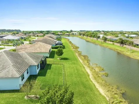 4777 Four Lakes Circle SW Vero Beach FL 32968