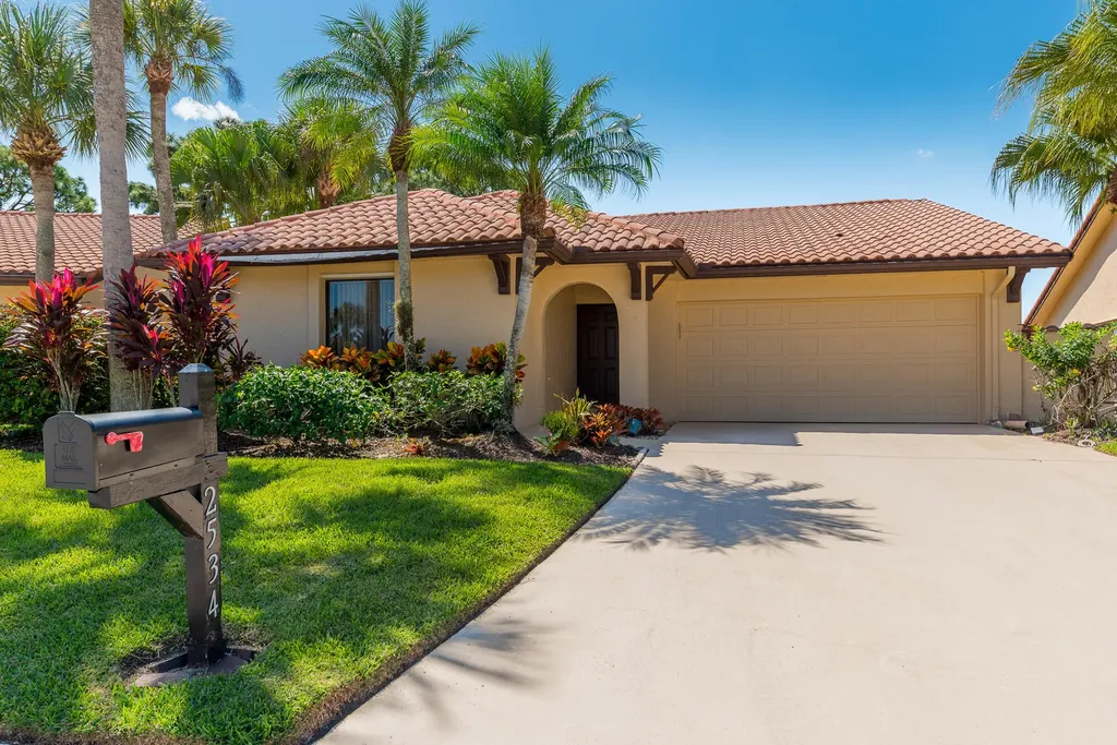 2534 SW Bobalink Circle Palm City FL 34990