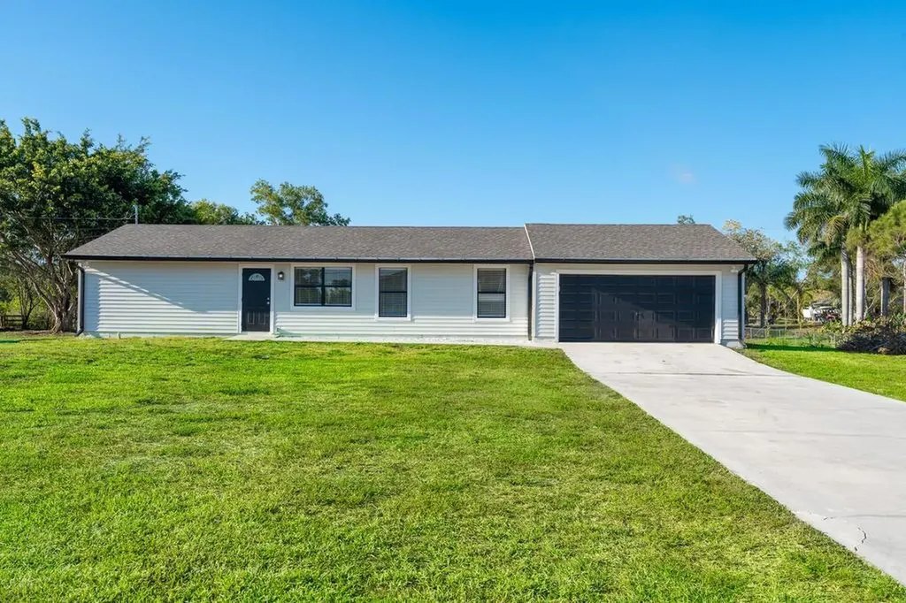 16931 Hamlin Boulevard Loxahatchee FL 33470