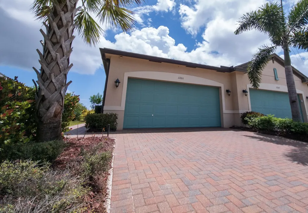 11261 SW Winding Lakes Circle Port St Lucie FL 34987