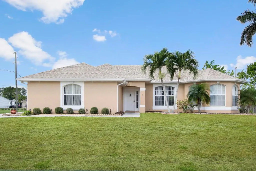 117 SW North Danville Circle Port St Lucie FL 34953