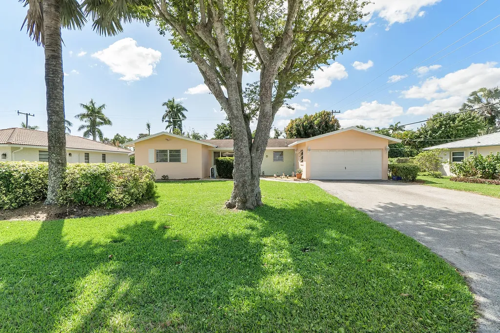 2276 Park Place Boca Raton FL 33486
