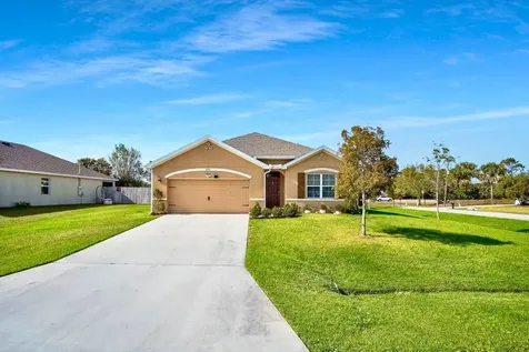 499 SE Wallace Terrace Port St Lucie FL 34983