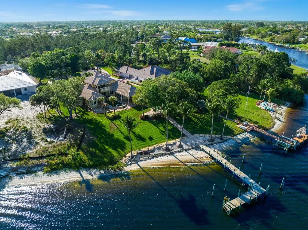 2581 SE North Lookout Boulevard Port St Lucie FL 34984