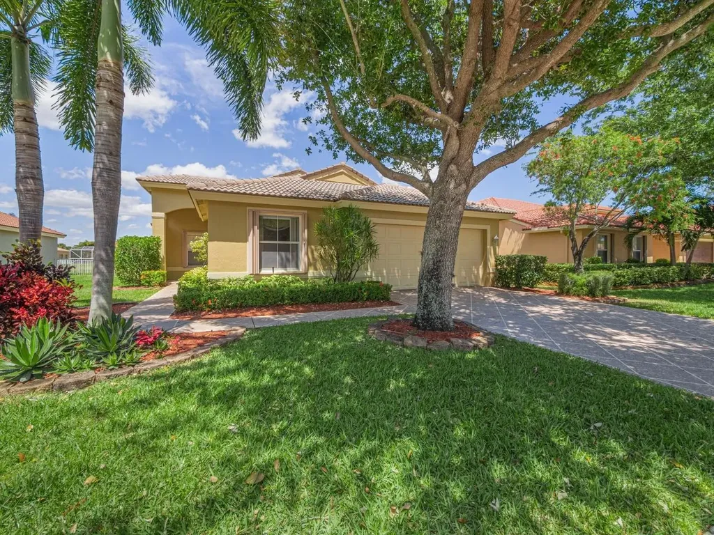 5374 Oakmont Village Circle Lake Worth FL 33463