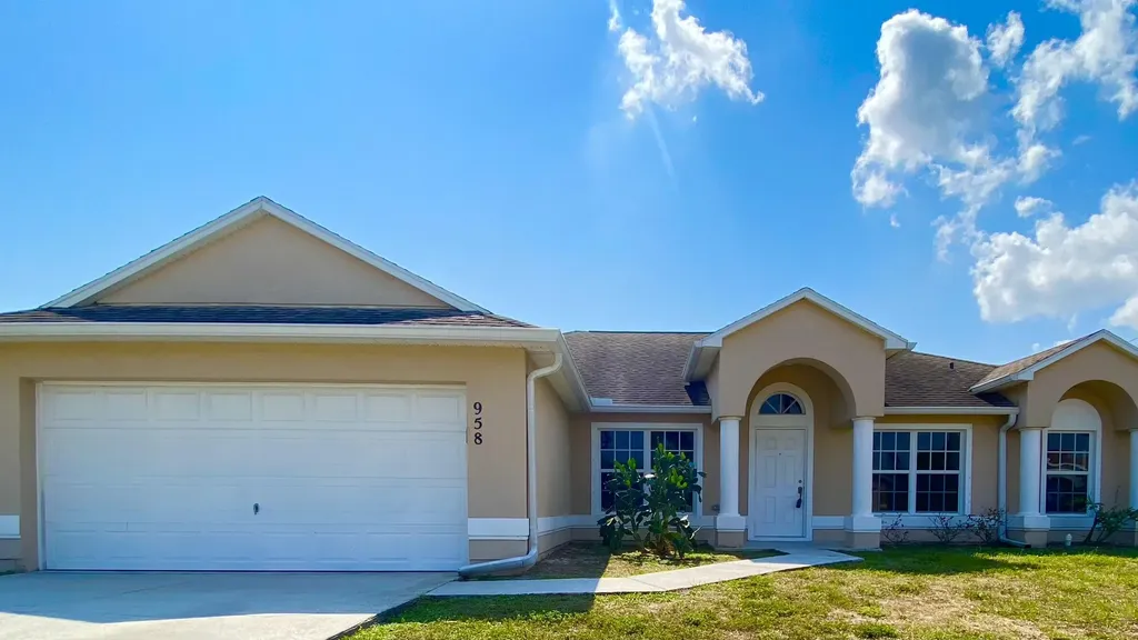 958 SW Mchord Avenue Port St Lucie FL 34953