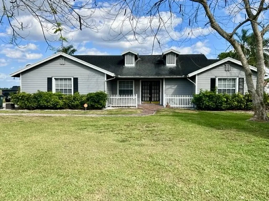 117 NE 7th Street Belle Glade FL 33430