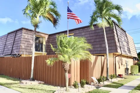 1021 Springdale Circle Palm Springs FL 33461