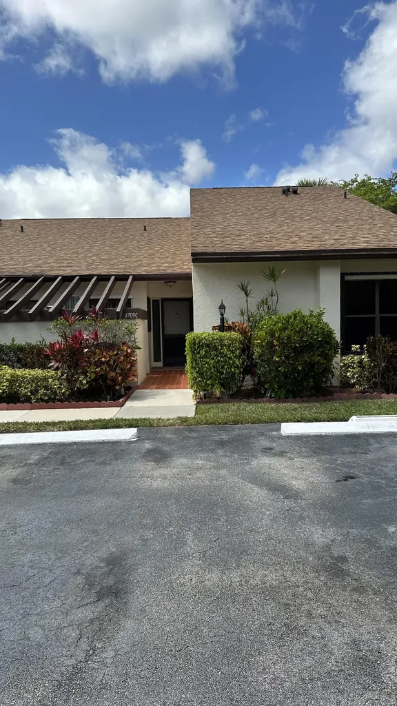 3709 English Road Lake Worth FL 33467