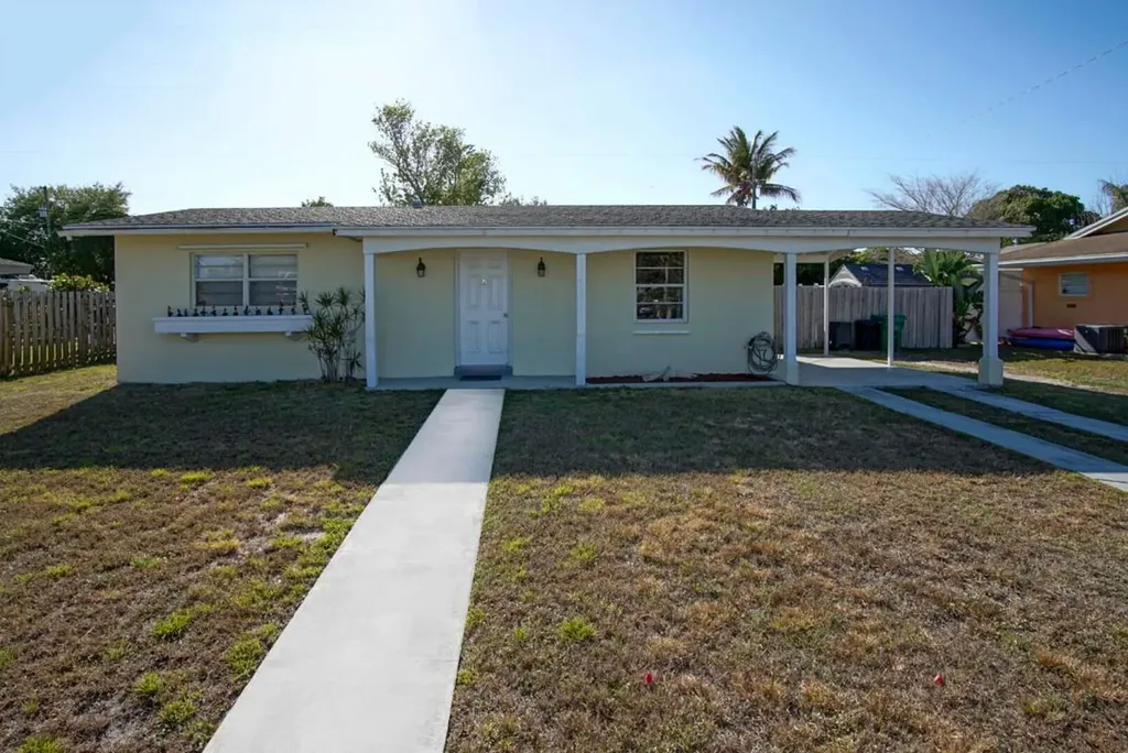 775 SE Solaz Avenue Port St Lucie FL 34983