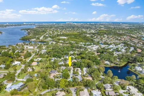 5750 Peachwood Court Jupiter FL 33458
