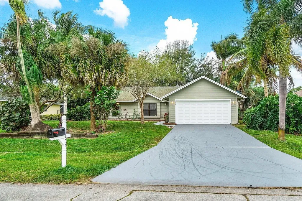 106 SW Airview Avenue Port St Lucie FL 34984
