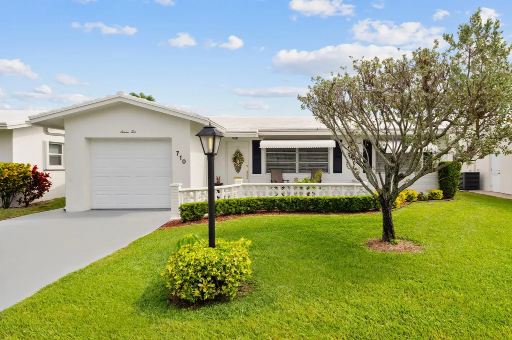 710 SW Lake Court Boynton Beach FL 33426