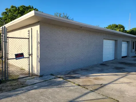 2906 Okeechobee Road Fort Pierce FL 34947