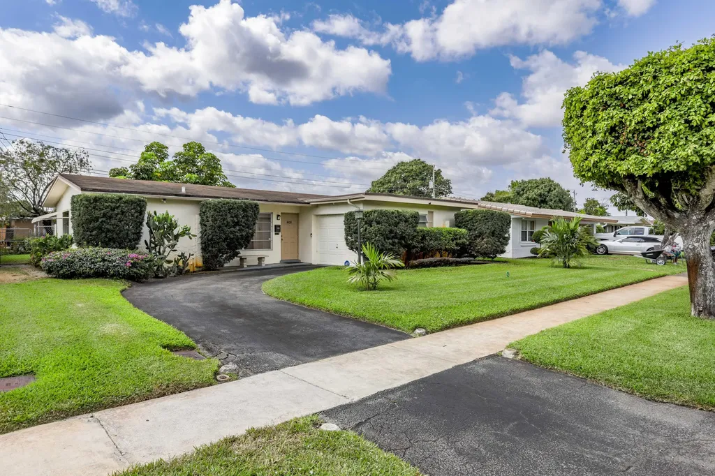 4420 NW 25th Place Lauderhill FL 33313