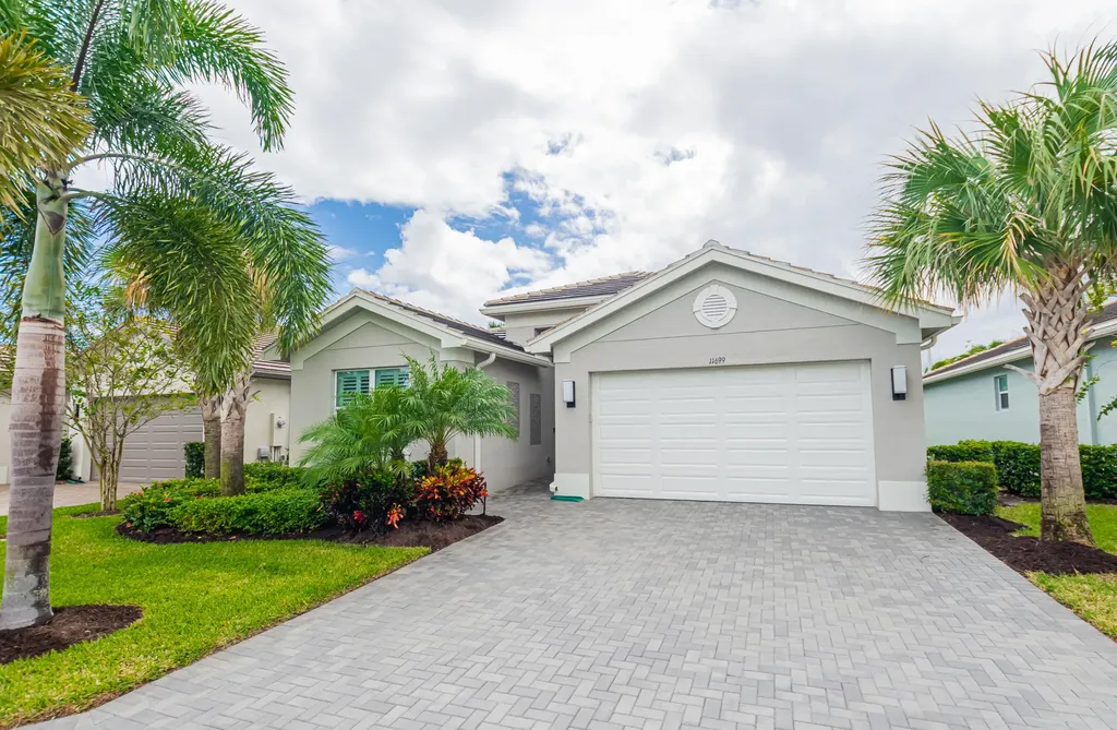 11699 SW Hawkins Terrace Port St Lucie FL 34987