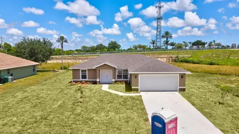 590 SW Bradshaw Circle Port St Lucie FL 34953