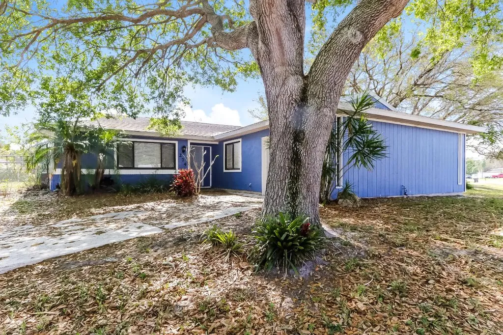 274 SW Kentwood Road Port St Lucie FL 34953