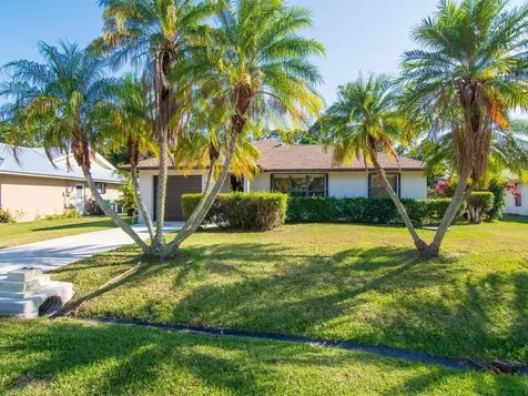 2252 SE Maslan Avenue Port St Lucie FL 34952