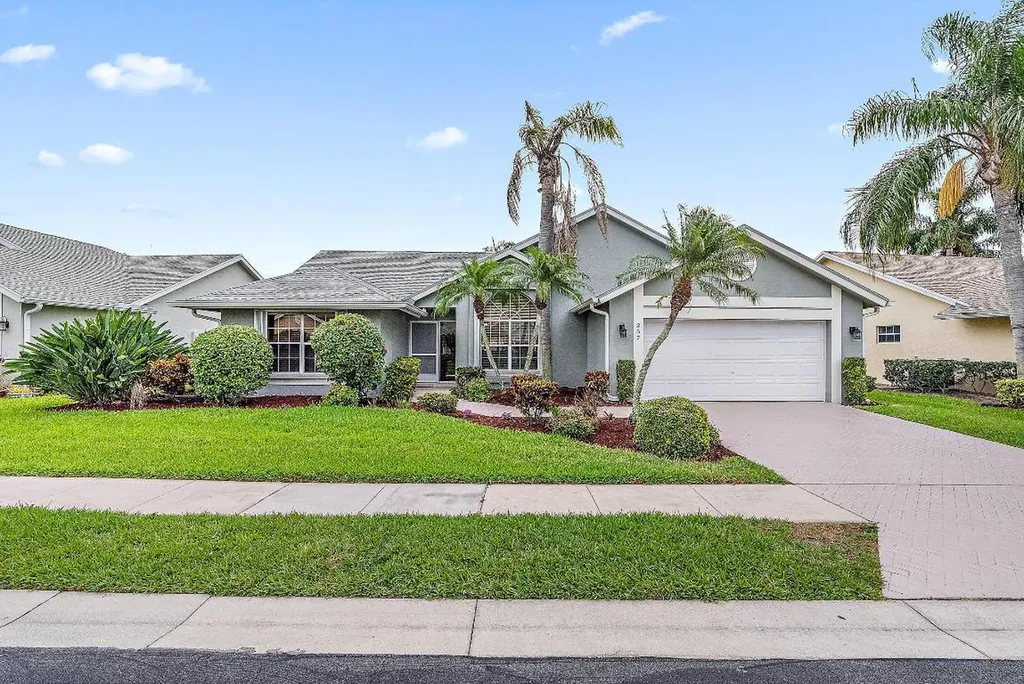 257 Moccasin Trail W Jupiter FL 33458