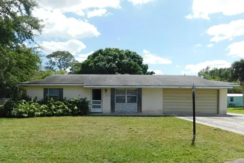 7503 Deland Avenue Fort Pierce FL 34951