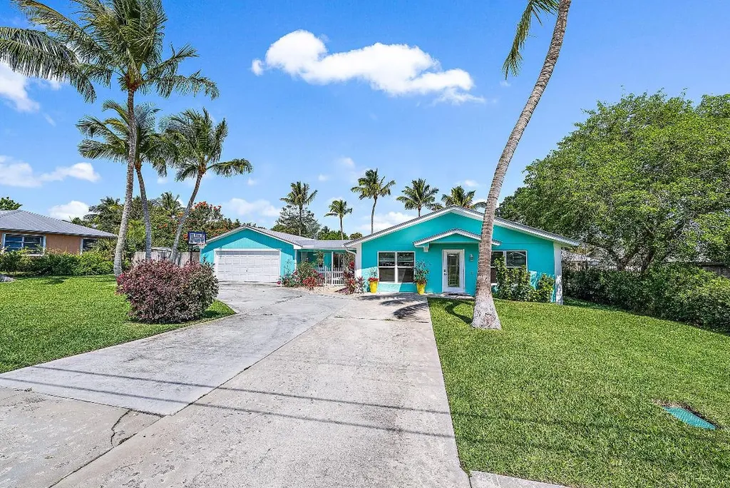 9295 SE Athena Street Hobe Sound FL 33455