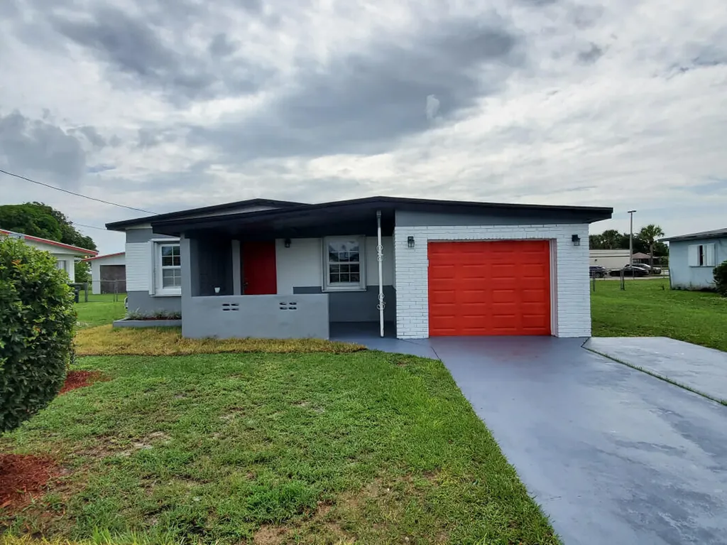 1902 N 16th Street Fort Pierce FL 34950
