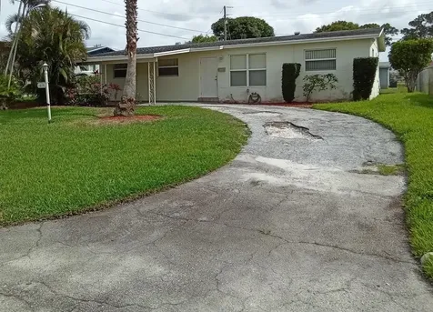 1615 W 31st Street Riviera Beach FL 33404