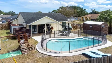 1986 SW Gold Lane Port St Lucie FL 34953