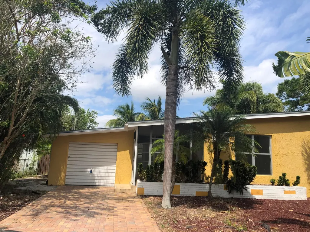 125 SE Solaz Avenue Port St Lucie FL 34983