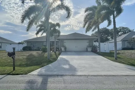 593 SW Columbus Drive Port St Lucie FL 34953