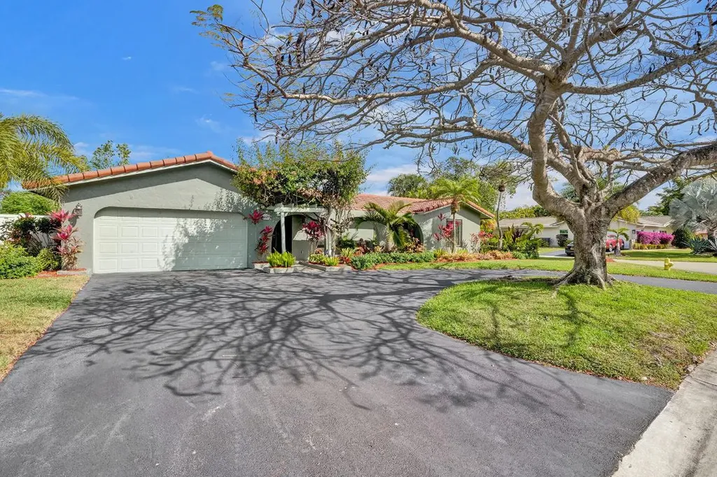 8705 NW 29th Drive Coral Springs FL 33065