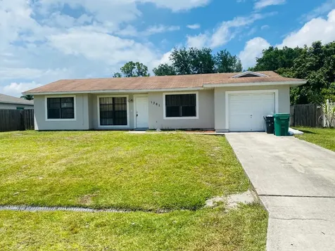 1361 SW Bellevue Avenue Port St Lucie FL 34953