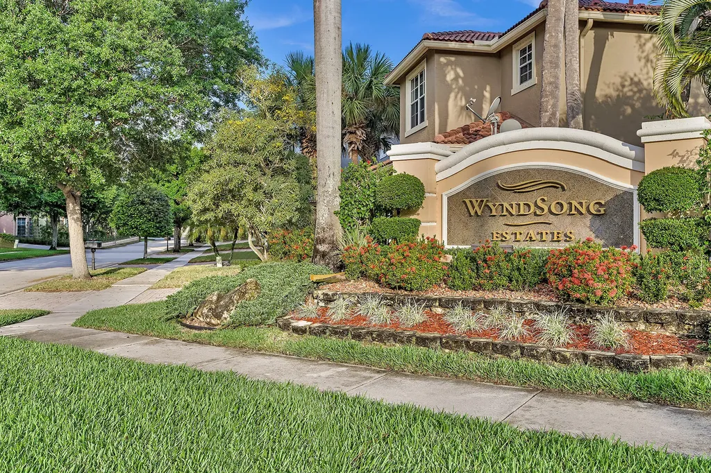 10892 Lake Wynds Court Boynton Beach FL 33437