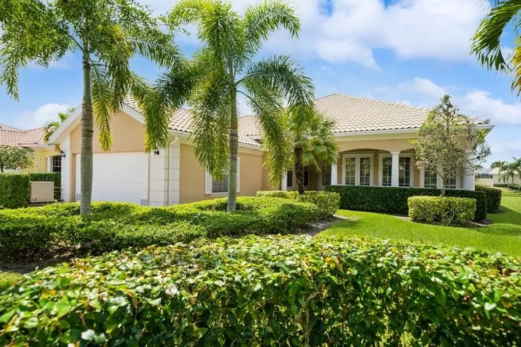 10910 SW Blue Mesa Way Port St Lucie FL 34987
