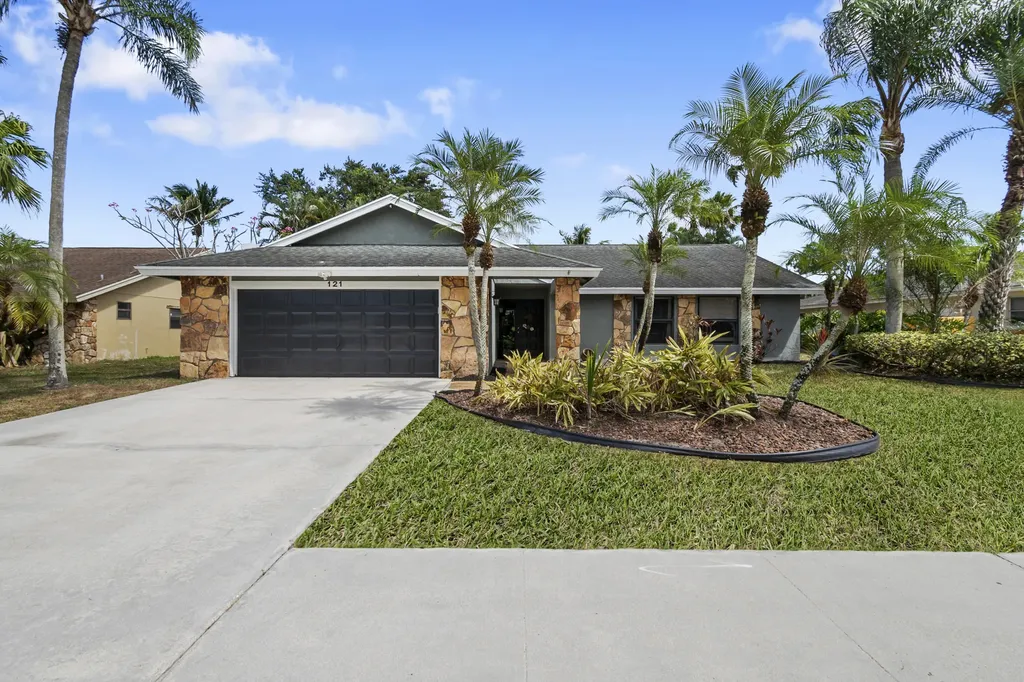 121 Ponce De Leon Street Royal Palm Beach FL 33411