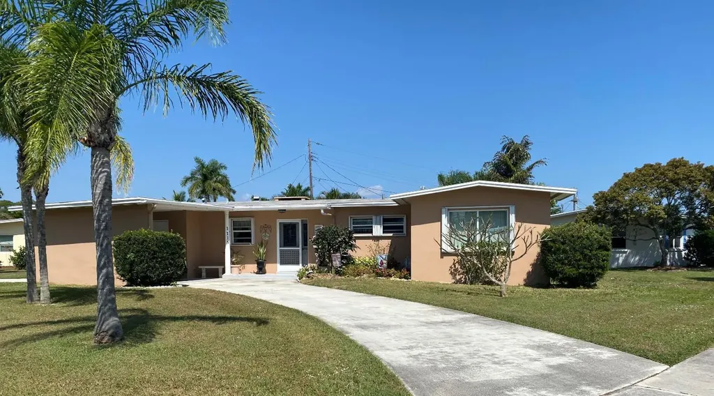 1115 SE Mayfair Lane Port St Lucie FL 34952