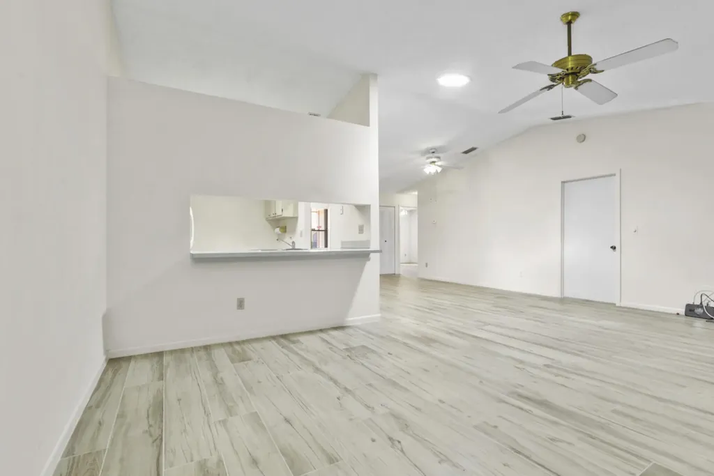 9 Flint Way Boynton Beach FL 33426