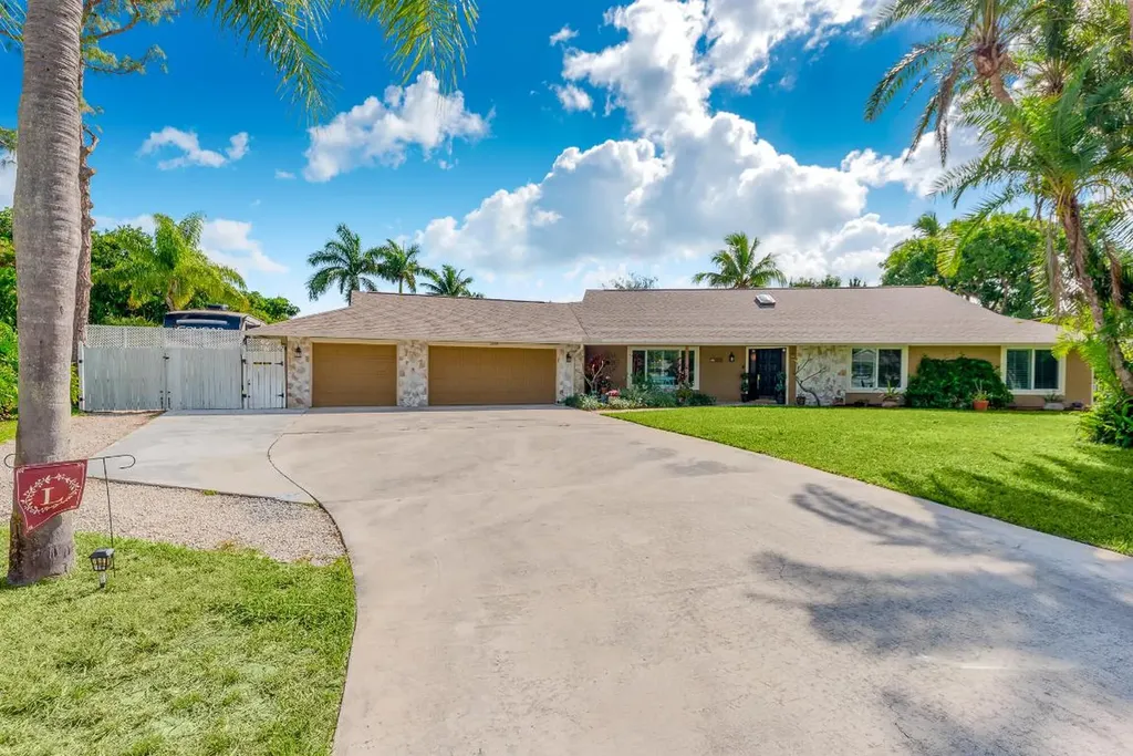 3055 NE Loquat Lane Jensen Beach FL 34957